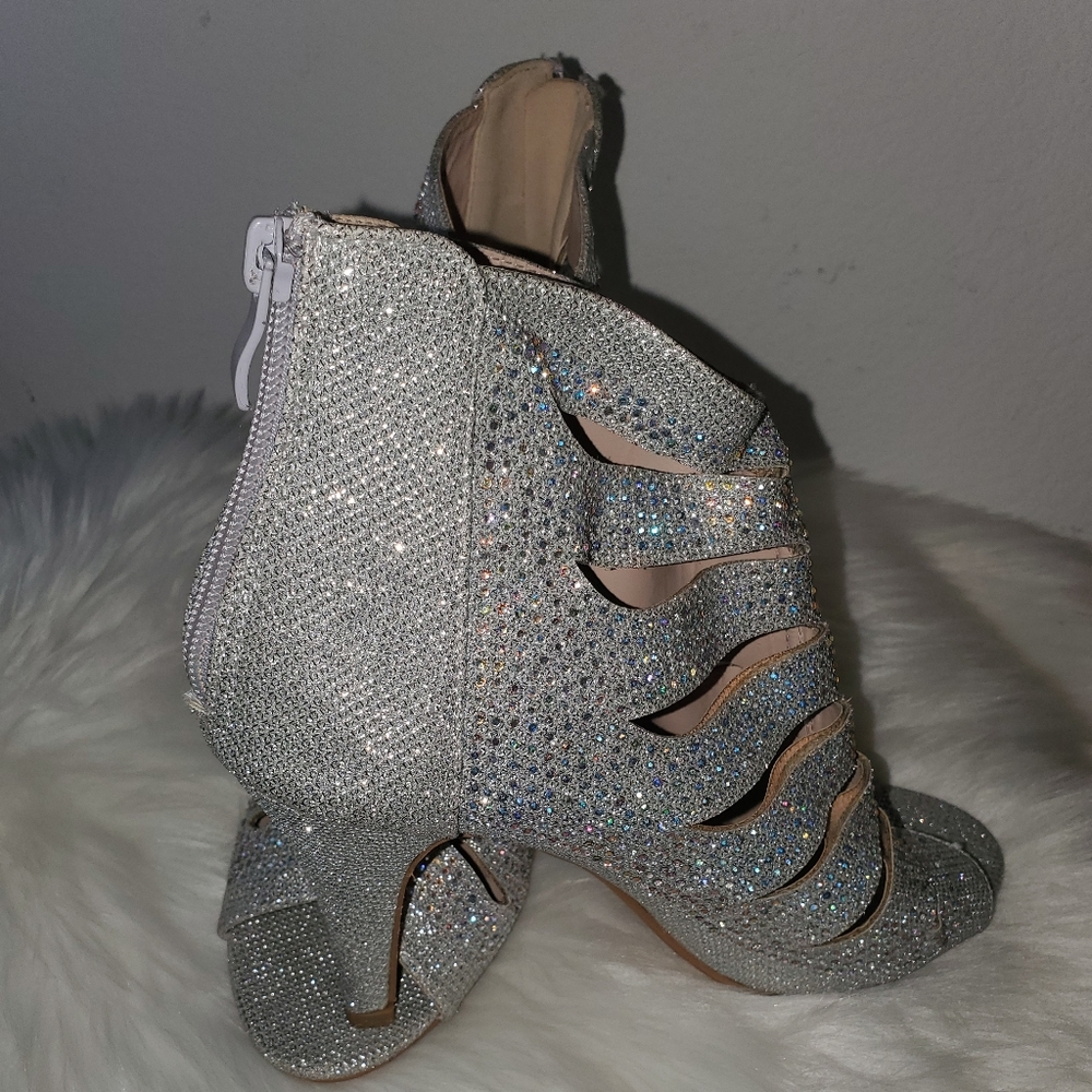 Shoes - Picture 2 of 3